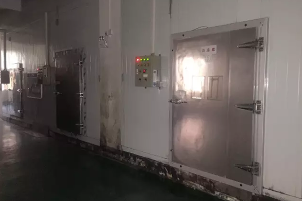 图为广州萨莉亚餐饮食材低温冷库分间实拍