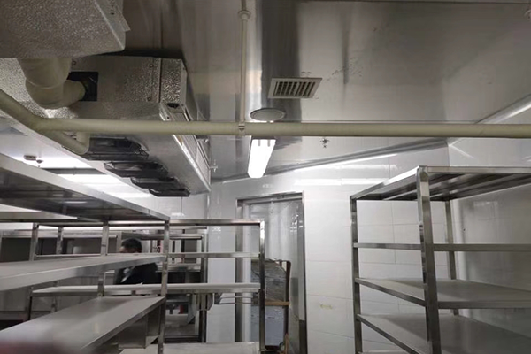 海底捞中央厨房冷库库内图片